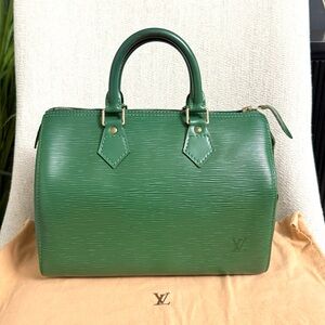Authentic Louis Vuitton Speedy 25 satchel bag green Epi leather